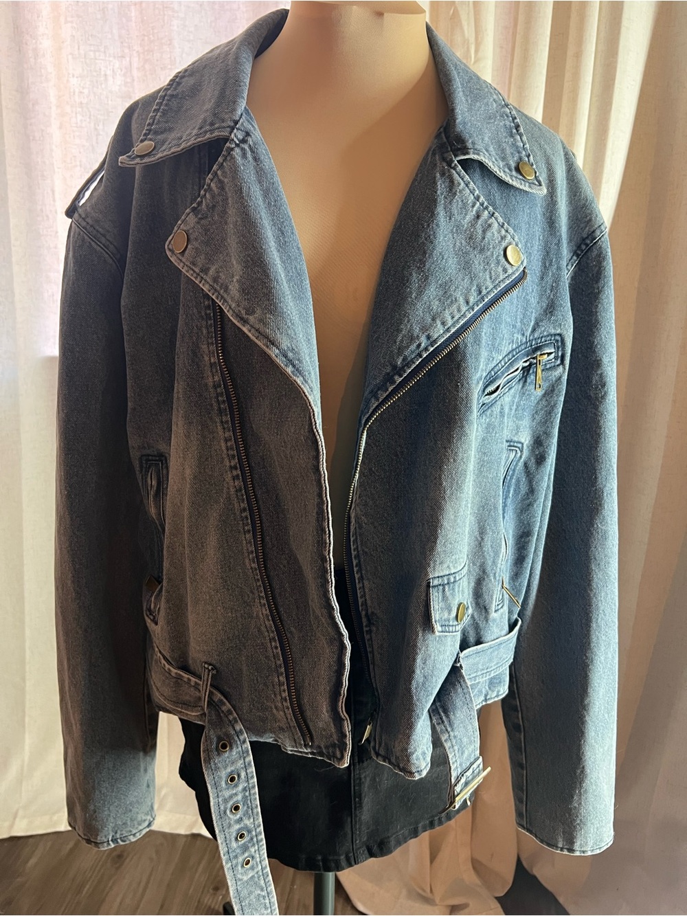 Motto style denim jacket